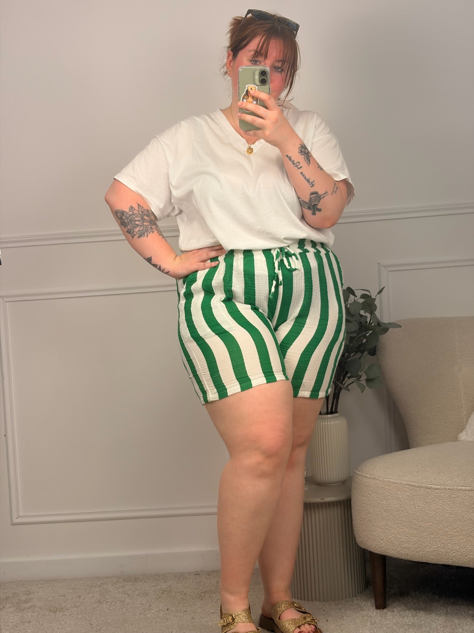 SHORT LEONNY