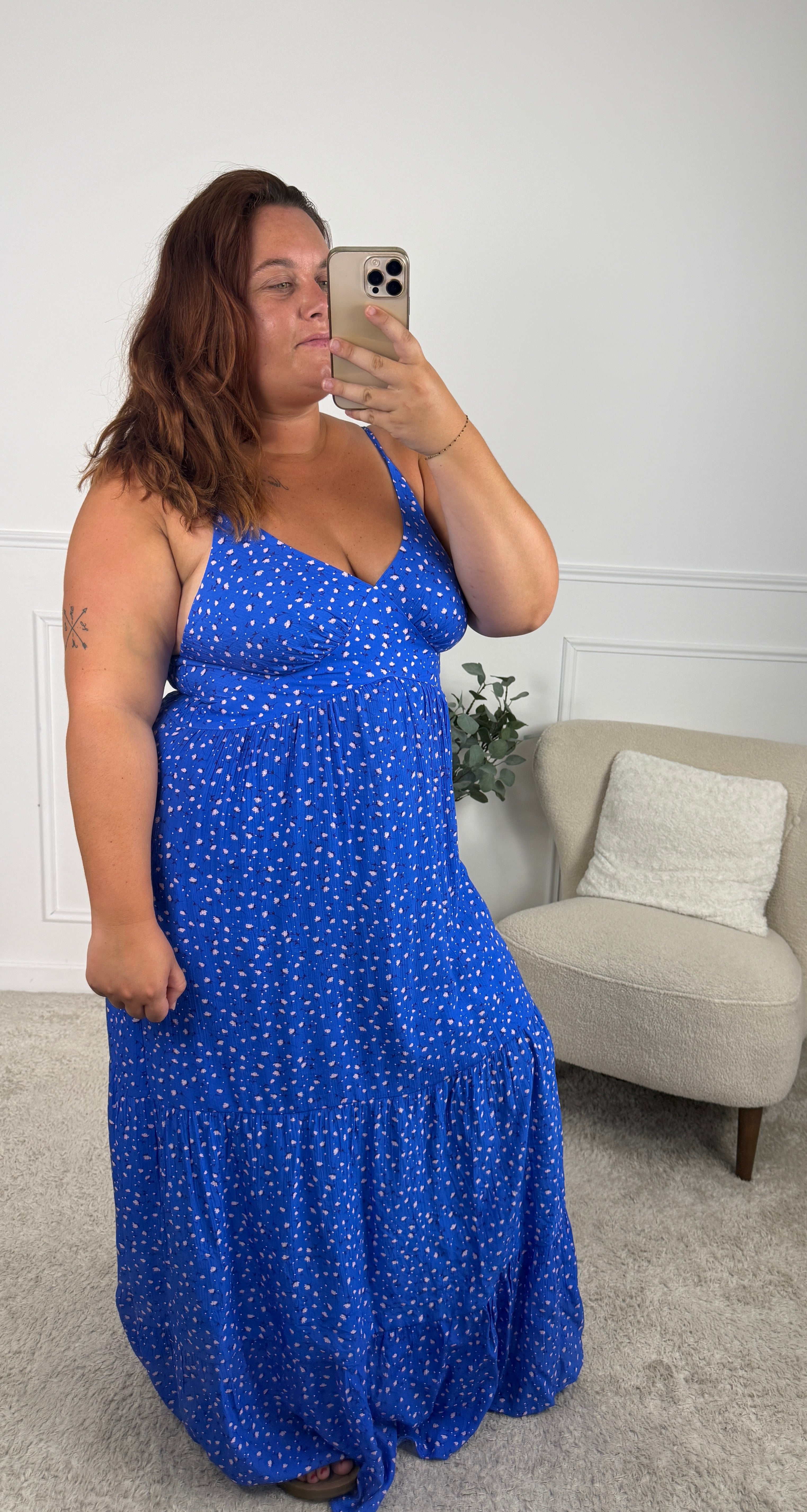 ROBE NAIRI