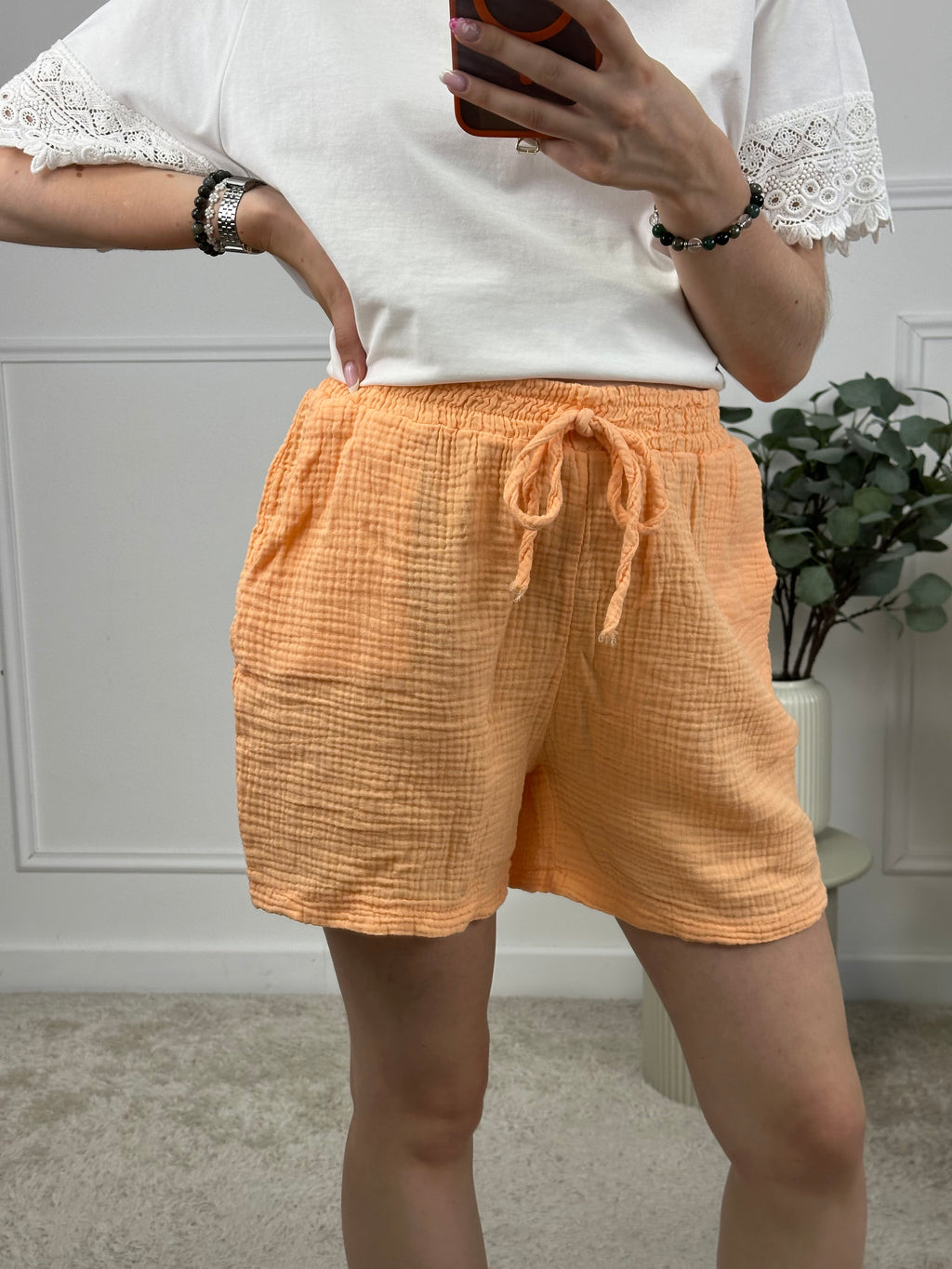 SHORT ERYLNA