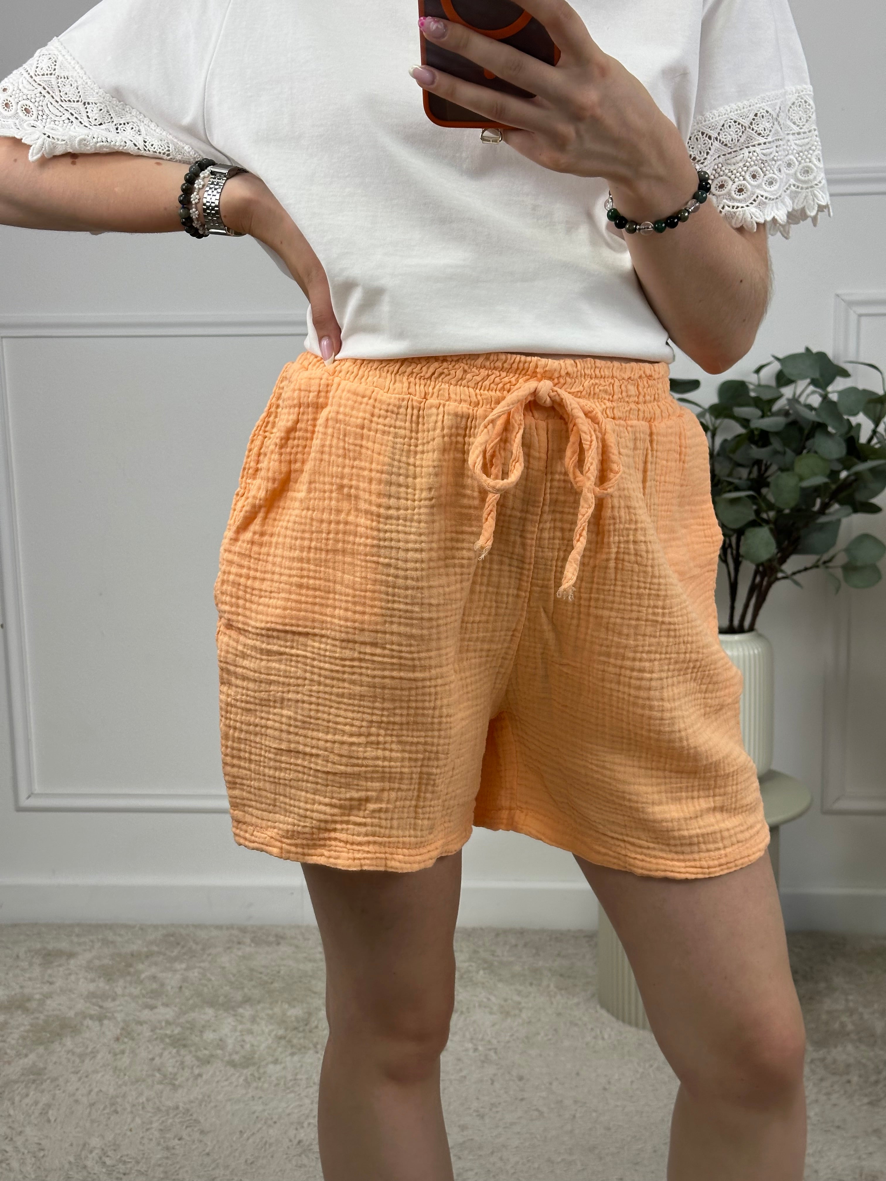 SHORT ERYLNA