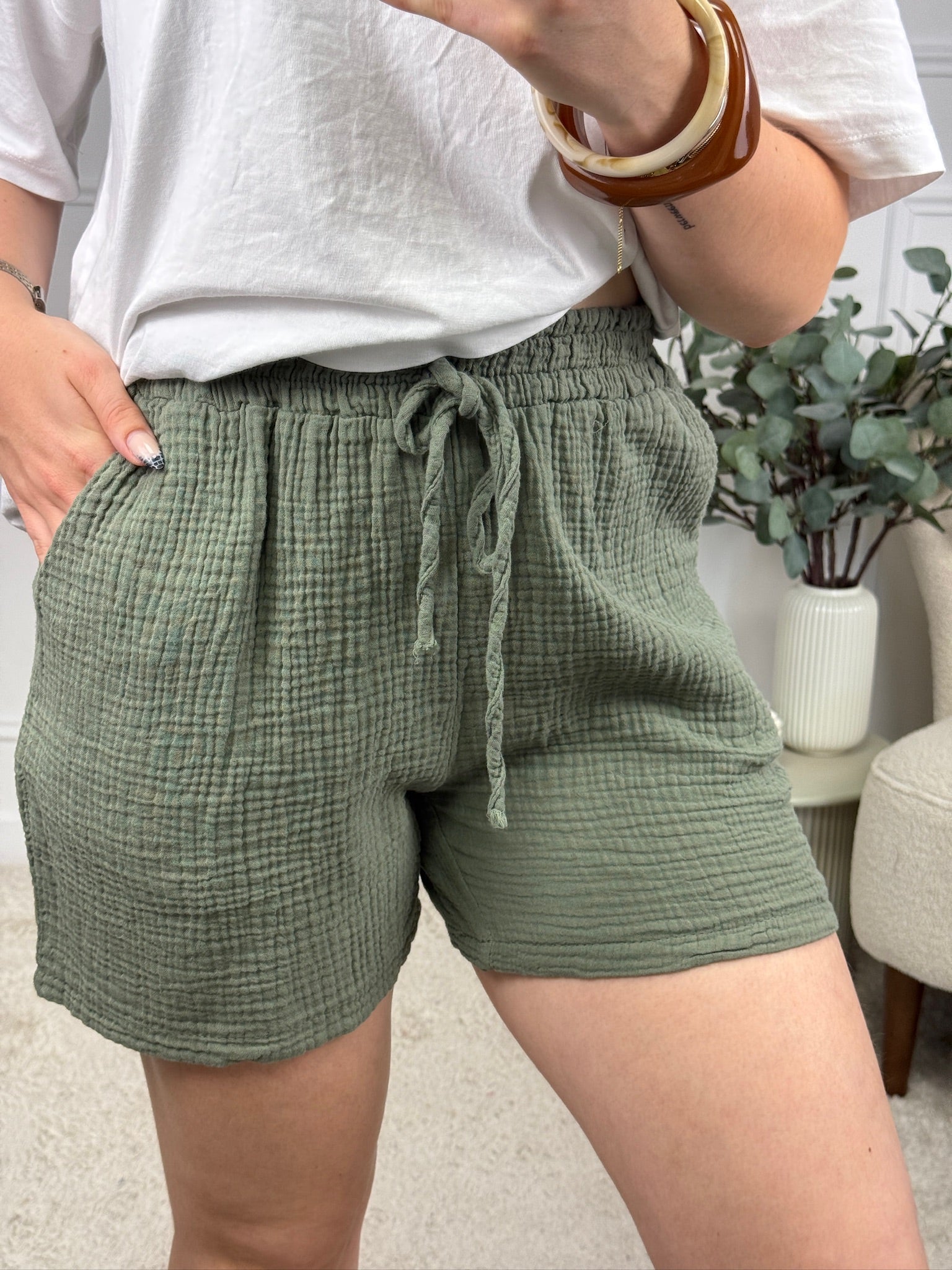 SHORT ERYLNA