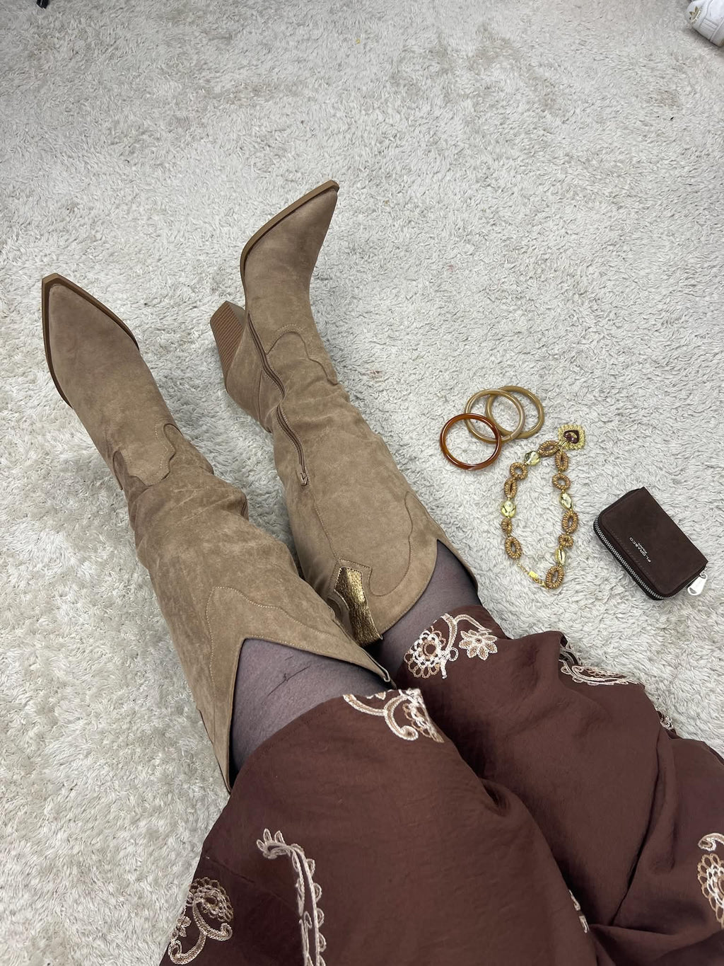 BOTTES LAVINIA