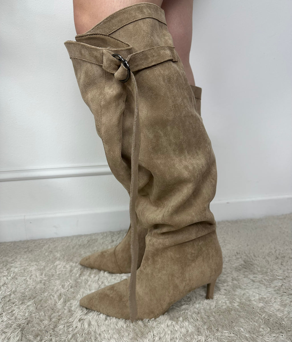 BOTTES ELLA