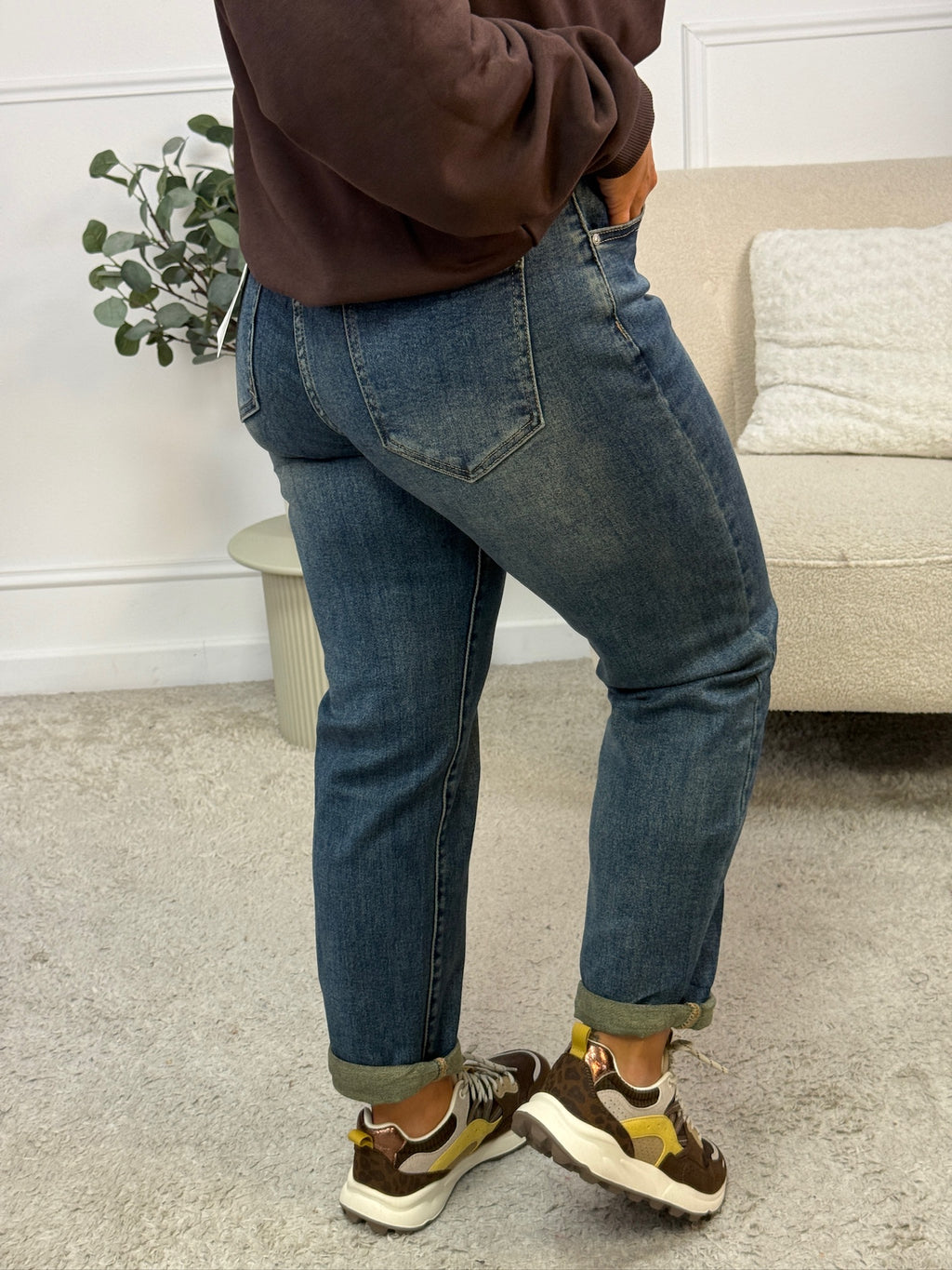 JEAN MOM SOON