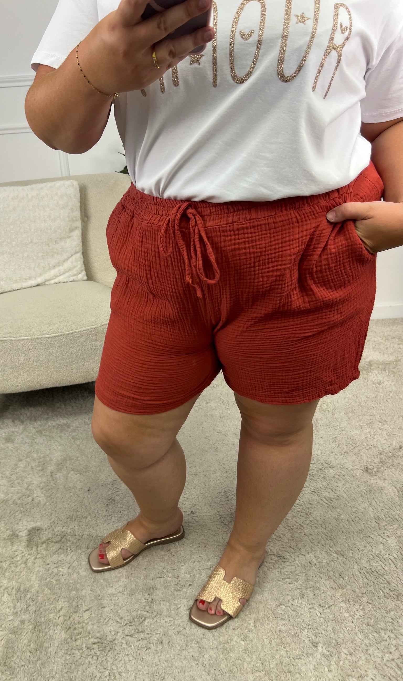 SHORT ERYLNA