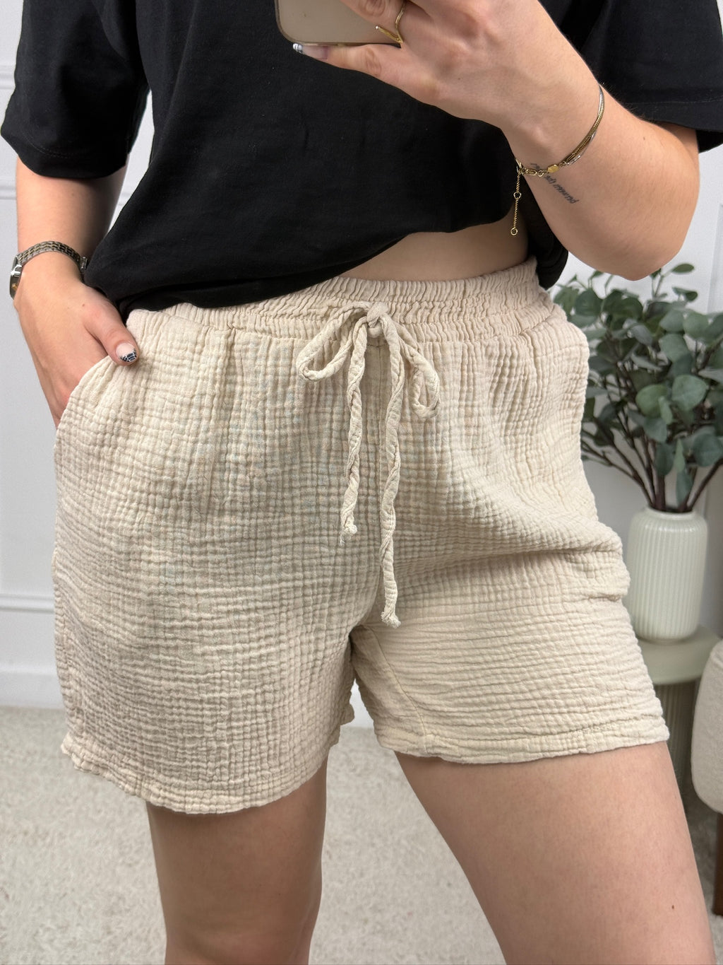 SHORT ERYLNA